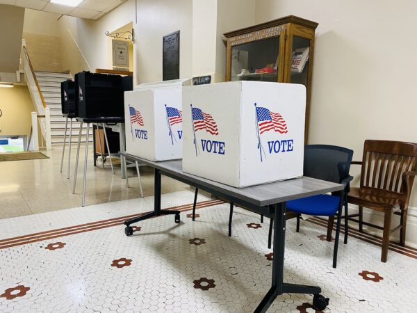 vote machines courthouse